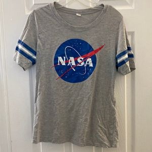 🌞 5 for $25. NASA t-shirt. GUC. Grey w/ blue stripes. Size L.
